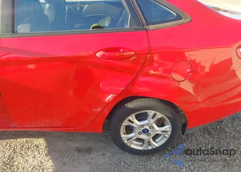 2014 Ford Fiesta Se z USA, uszkodzony, nr VIN 3FADP4BJ9EM117189